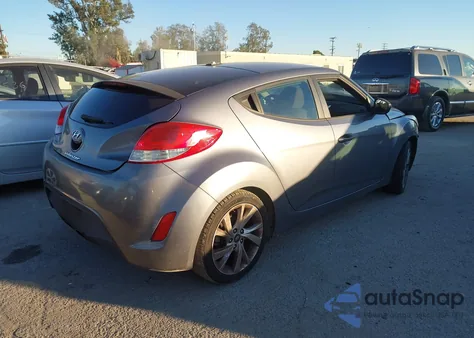 2016 Hyundai Veloster z USA, uszkodzony, nr VIN KMHTC6AD0GU251026